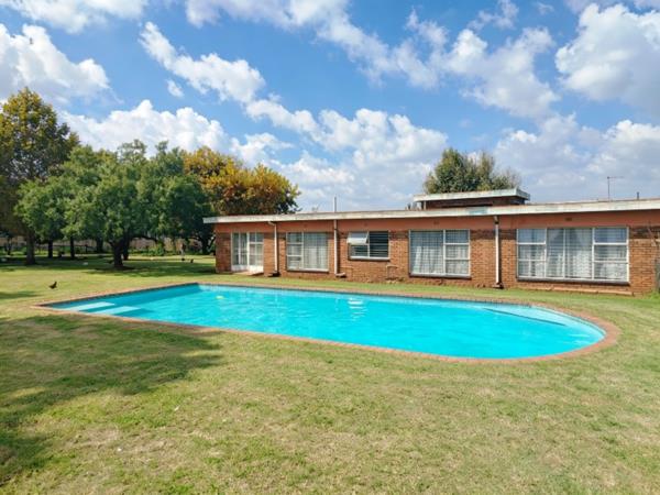 8 000 m² Smallholding