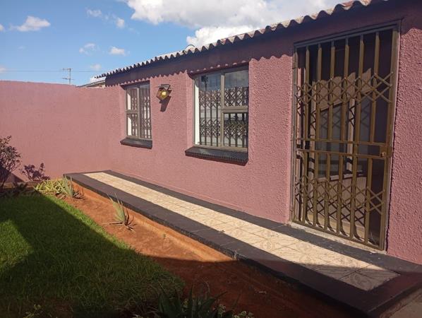 2 Bedroom House