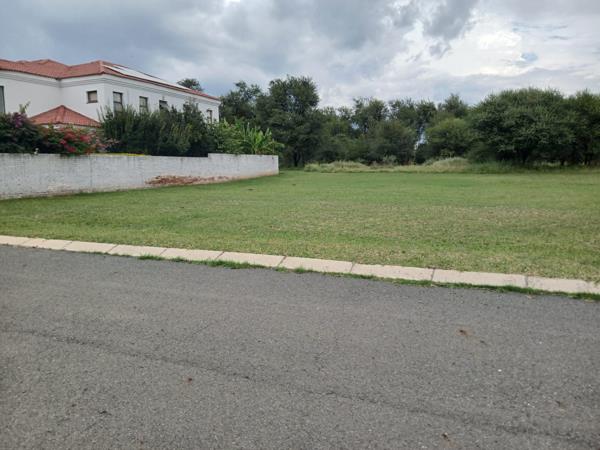 1 110 m² Land