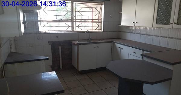 6 Bedroom House