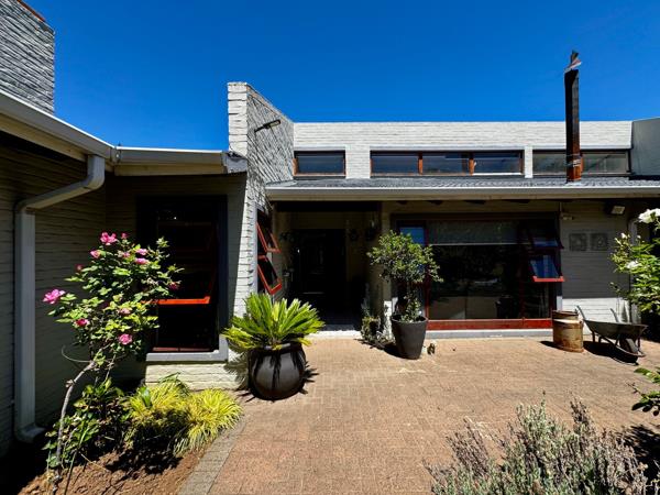 6 Bedroom House