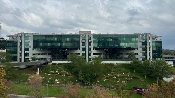 947 m² Office Space