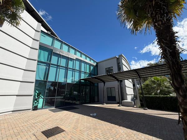 1 100 m² Commercial space