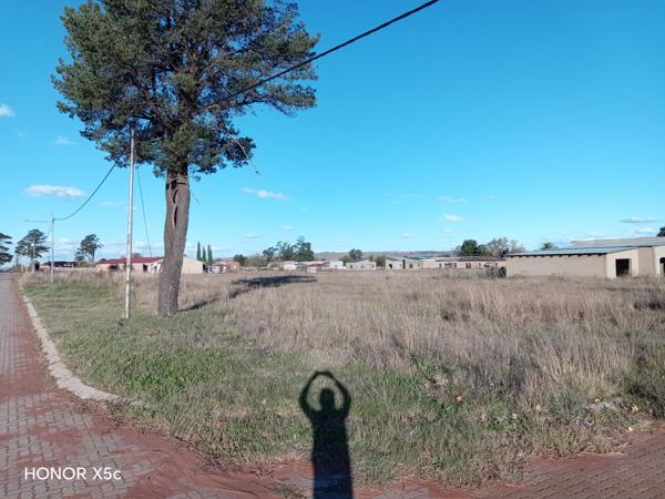 2 082 m² Land