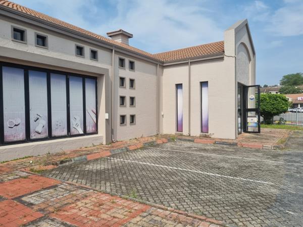 818 m² Commercial space