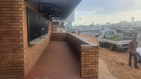 950 m² Commercial space