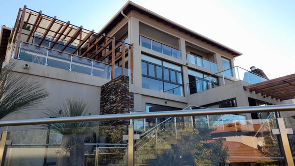 6 Bedroom House