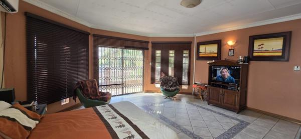6 Bedroom House