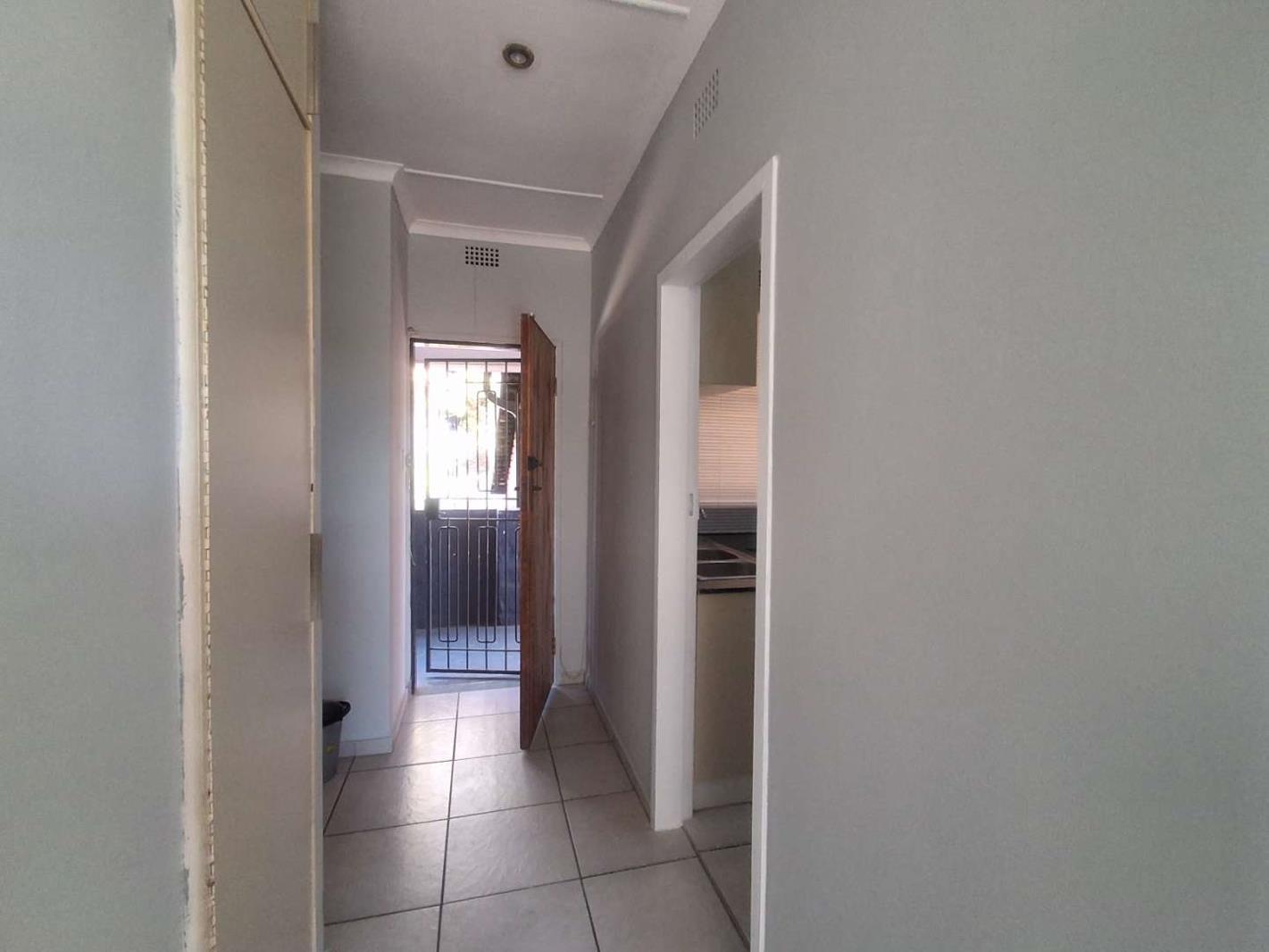 Apartment in Windsor West - More