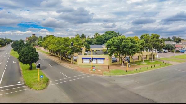 330 m² Commercial space