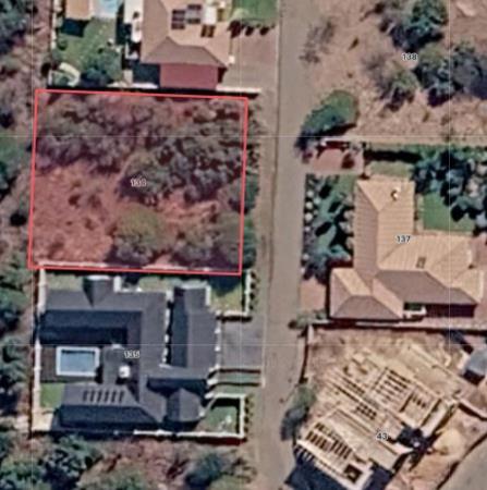 1 015 m² Land