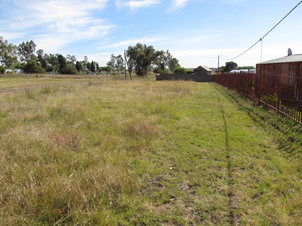 892 m² Land