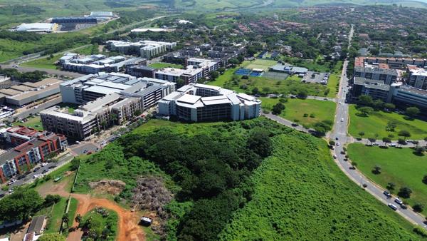 1 500 m² Land