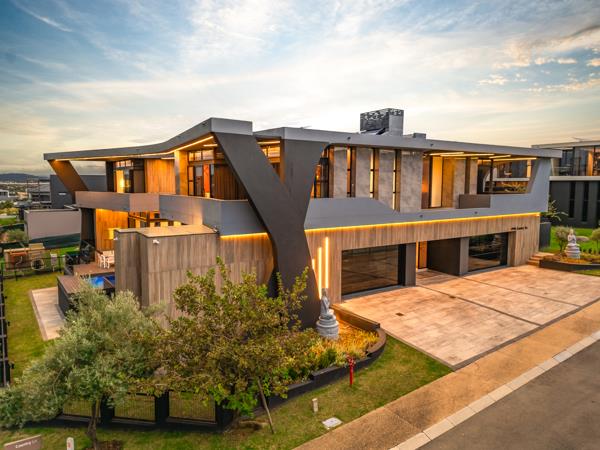5 Bedroom House