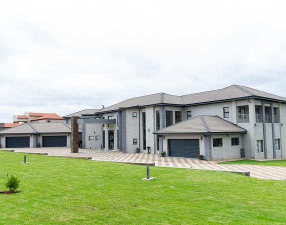 8 Bedroom House