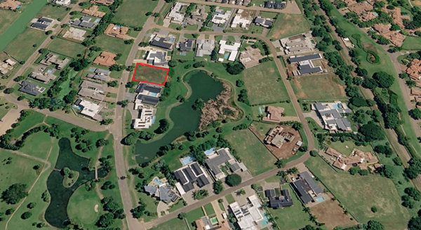 1 020 m² Land