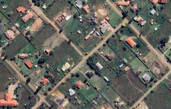 1 678 m² Land