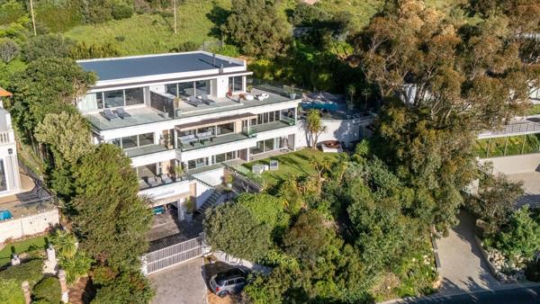 8 Bedroom House