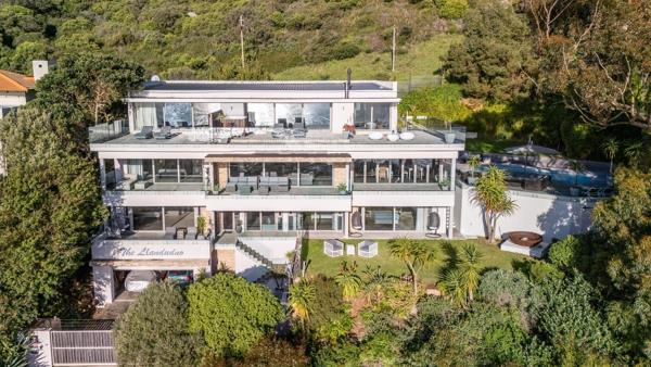 8 Bedroom House