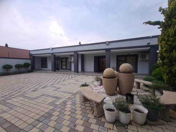 5 Bedroom House
