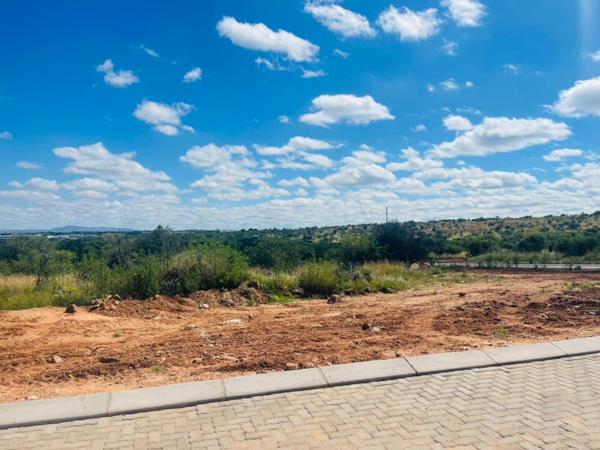 1 032 m² Land
