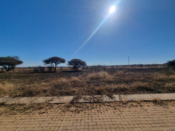600 m² Land
