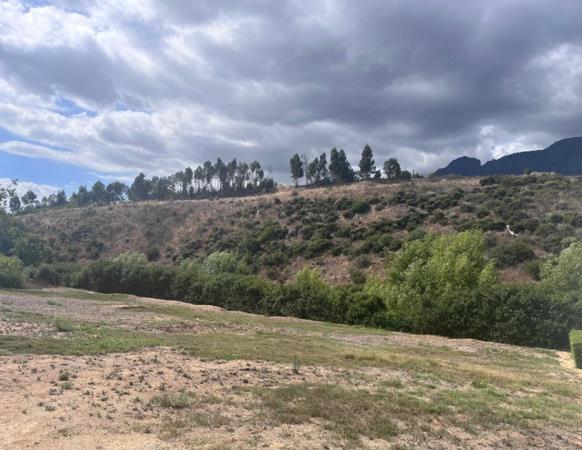 485 m² Land