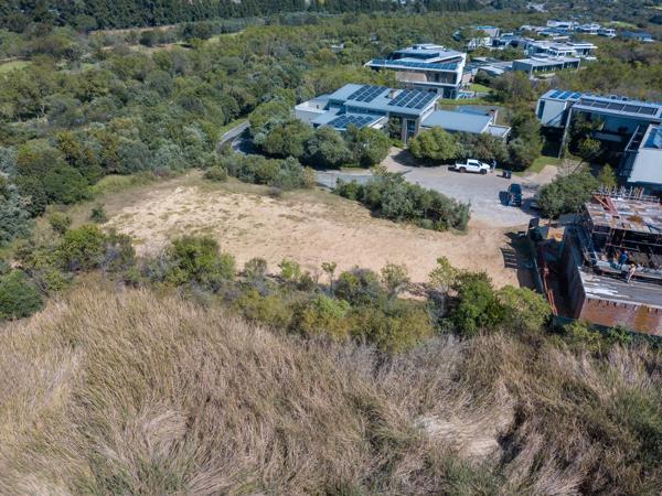 1 865 m² Land