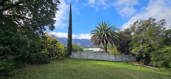 735 m² Land