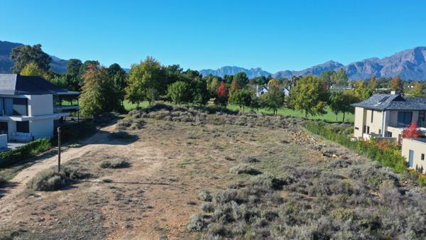 1 426 m² Land
