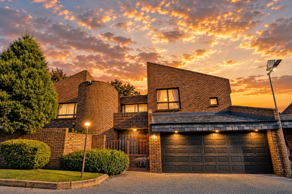 5 Bedroom Townhouse
