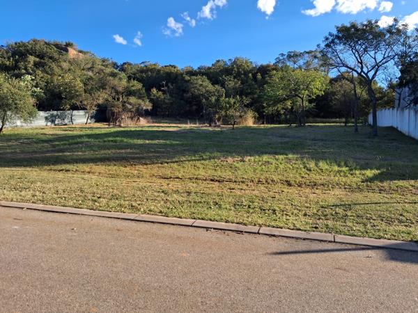 1 866 m² Land