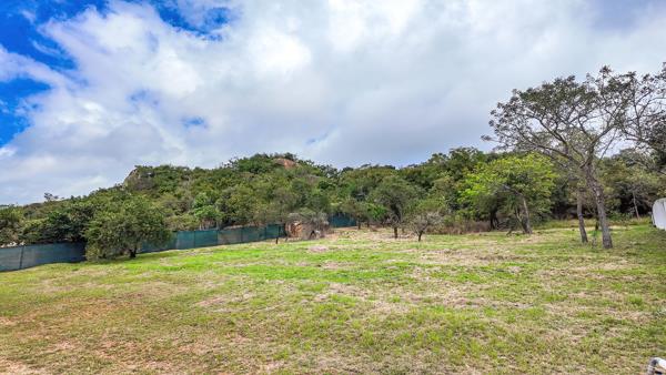 1 866 m² Land
