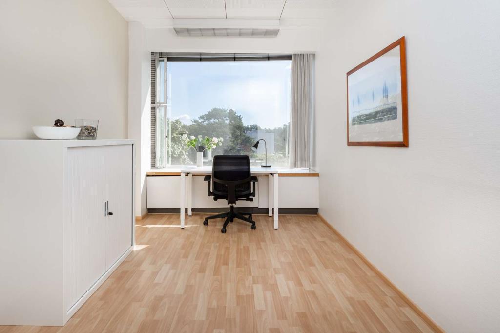 1 011 m² Office Space