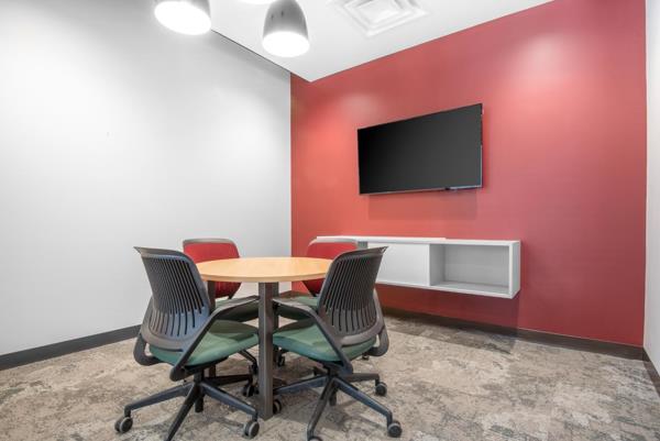 1 011 m² Office Space