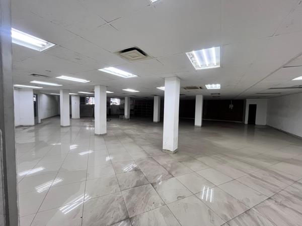 1 000 m² Retail Space