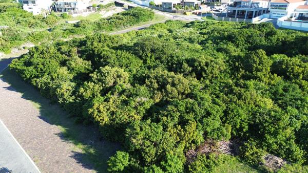 702 m² Land