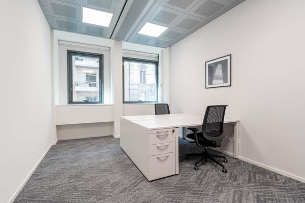 1 011 m² Office Space