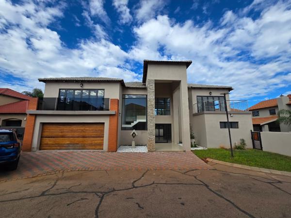 5 Bedroom House
