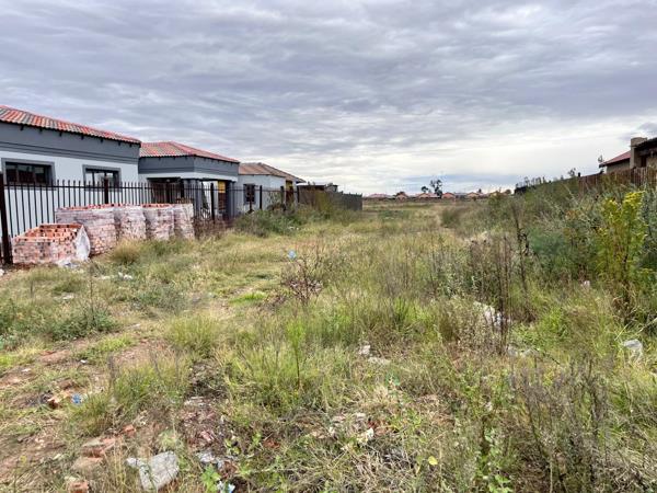 560 m² Land