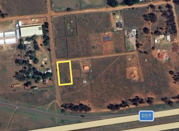1 983 m² Land