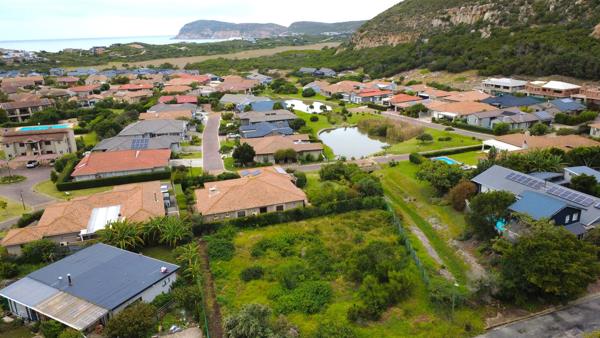 736 m² Land