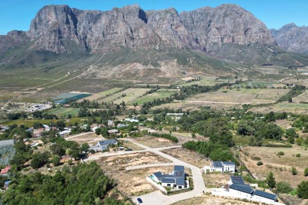 601 m² Land