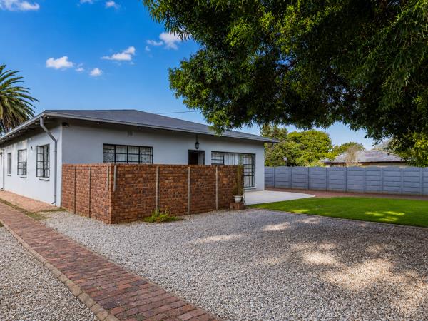 6 Bedroom House