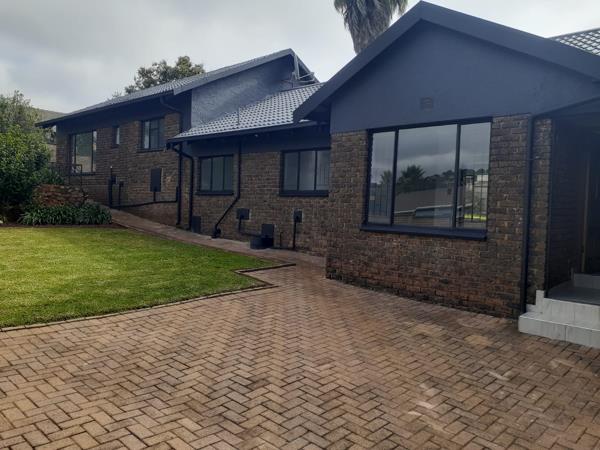 5 Bedroom House
