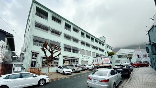 164 m² Commercial space
