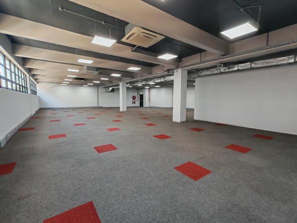 696 m² Commercial space