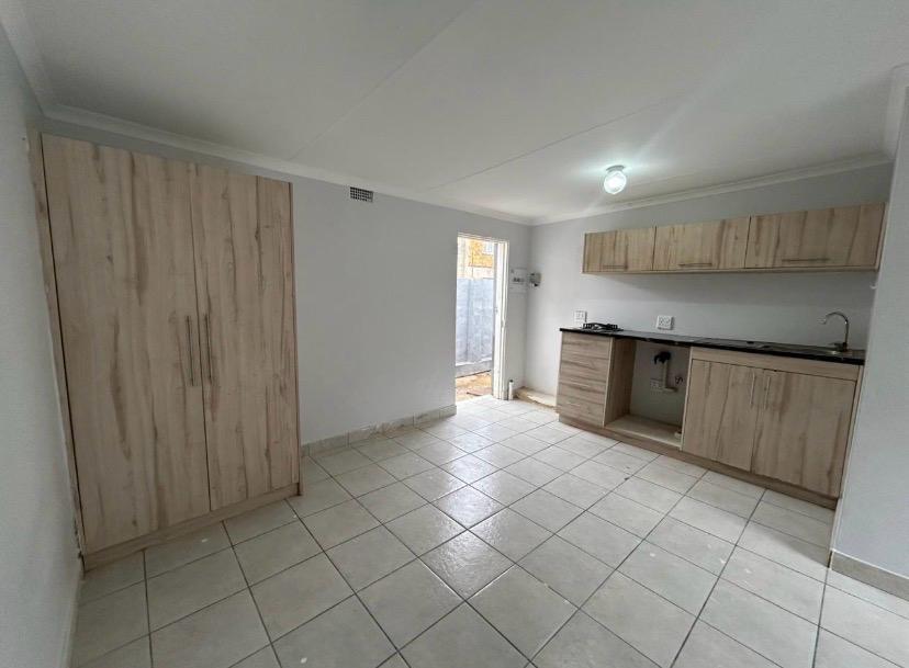 7 Bedroom House in Orange Grove