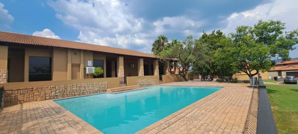 1 182 m² Land