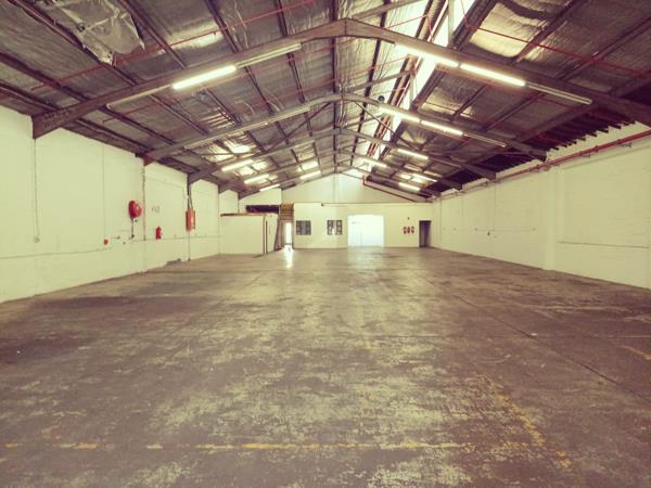 842 m² Industrial space